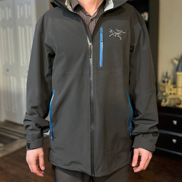 Arc’teryx Cassiar Jacket - Picture 2 of 9